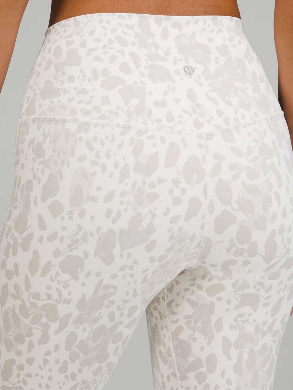 123. Lululemon Align High-Rise Pant Legging 25” Cheetah Camo size 8 - Picture 4 of 10